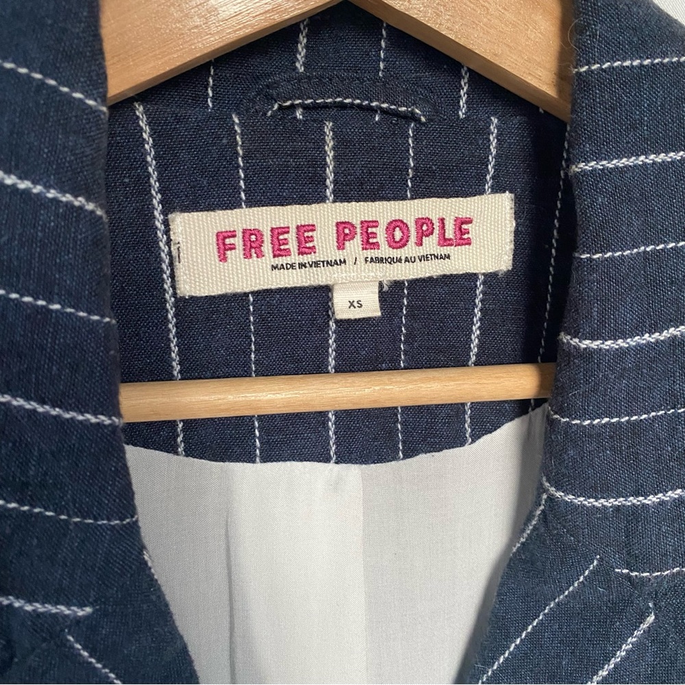 FREE PEOPLE Stella Striped Frayed Hem Blue Blazer Size XS Linen Coastal Office - Picture 5 of 11